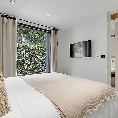 Before Making A Reservation Request Please Read My Host Profile At Bottom Of Page # Private Villa With Pool # Антиб