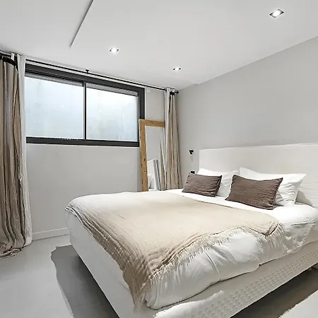 Before Making A Reservation Request Please Read My Host Profile At Bottom Of Page # Private Villa With Pool # * Антиб